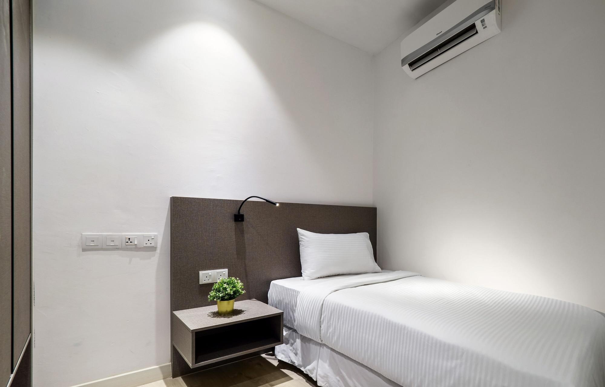 Hutton Central Hotel Managed By The Ascott Limited Джорджтаун Экстерьер фото